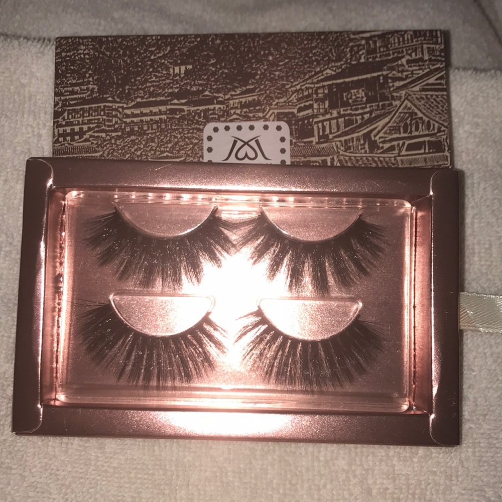 Charm False Eyelashes - Picture 2 of 2
